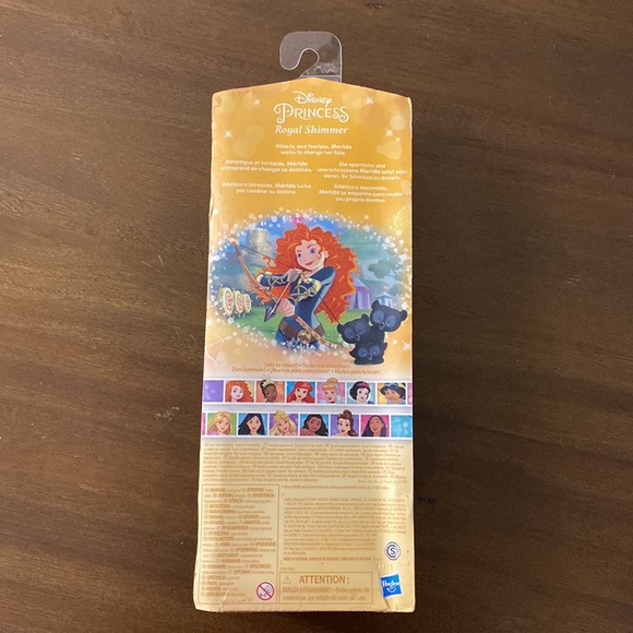 NEW Disney Princess Royal Shimmer Merida Doll (packaging damaged) - Picture 2 of 5